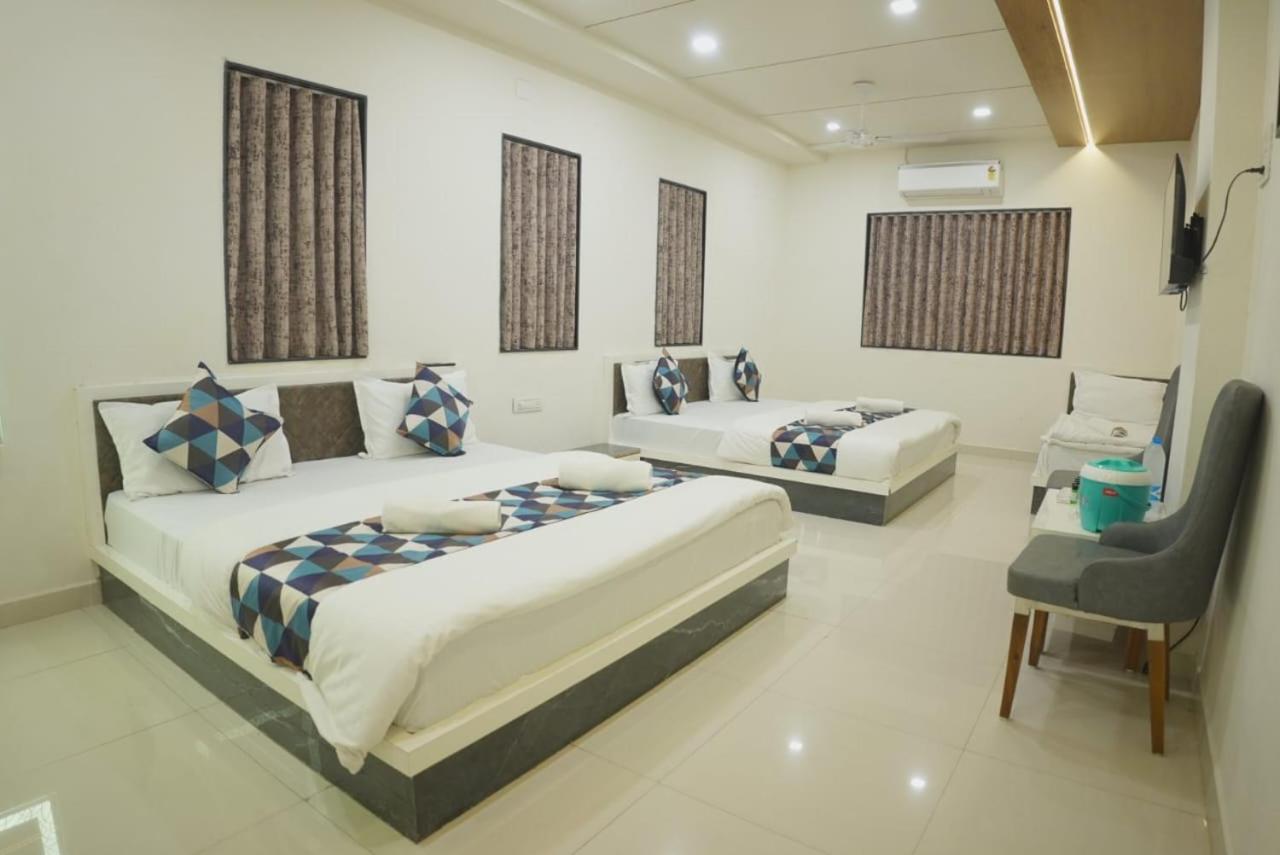Hotel Ayodhya Virpur Εξωτερικό φωτογραφία