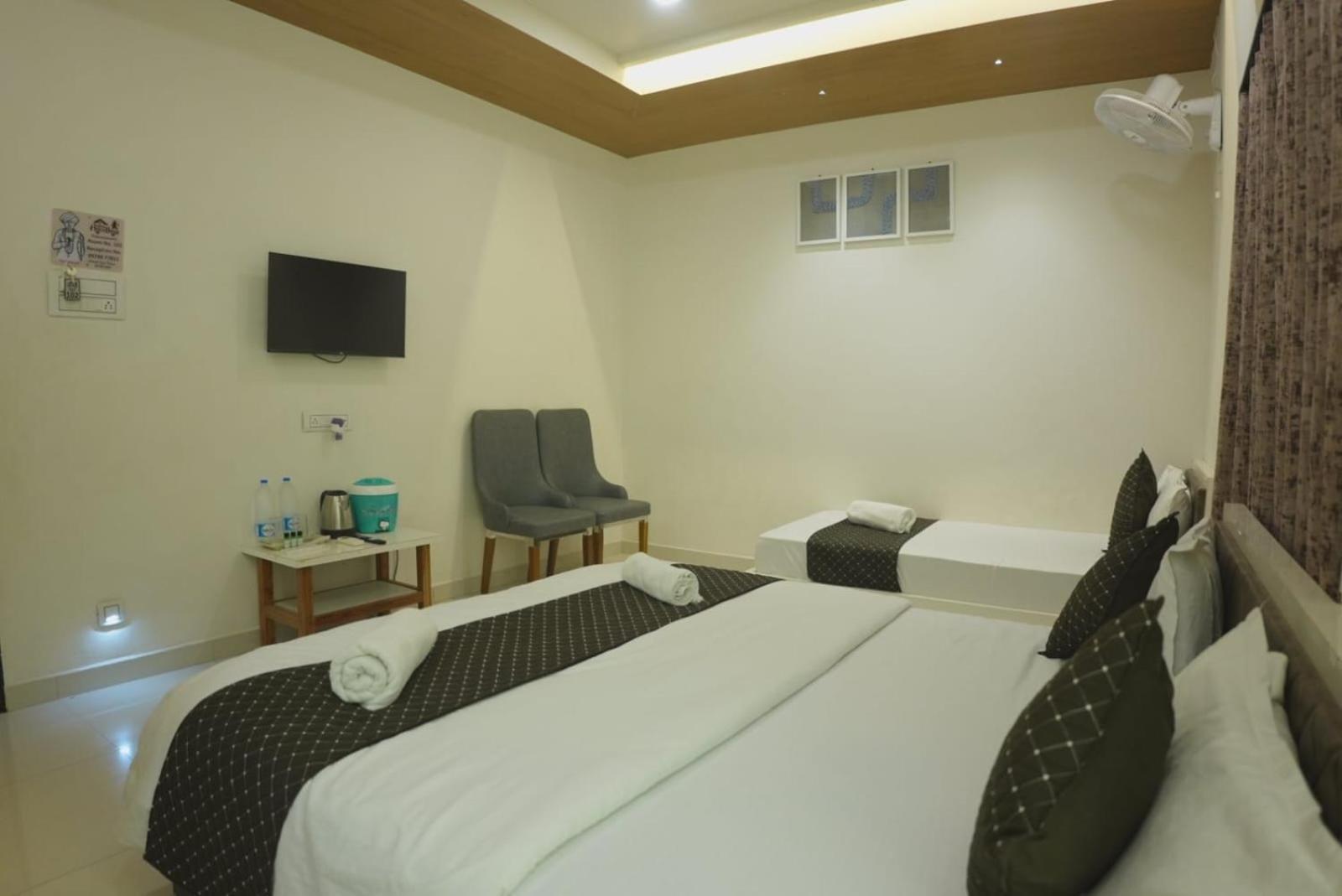 Hotel Ayodhya Virpur Εξωτερικό φωτογραφία